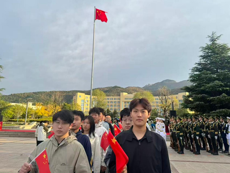 我院入党积极分子参加纪念红军长...